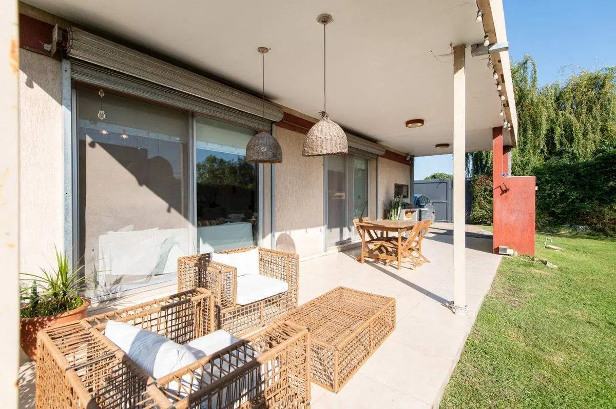 CASA 3 DORMITORIOS EN VENTA GORINA 5