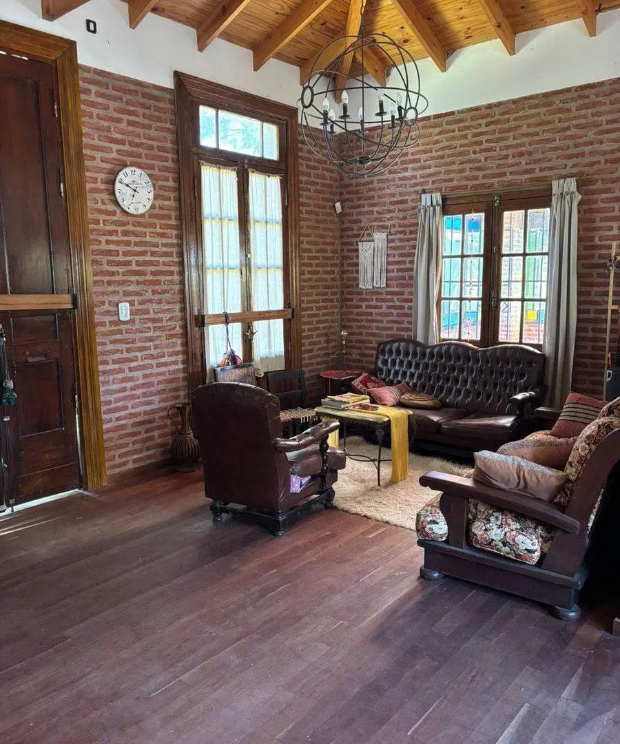 CASA 3 DORMITORIOS VENTA EL RODEO PARQUE Y PILETA 4