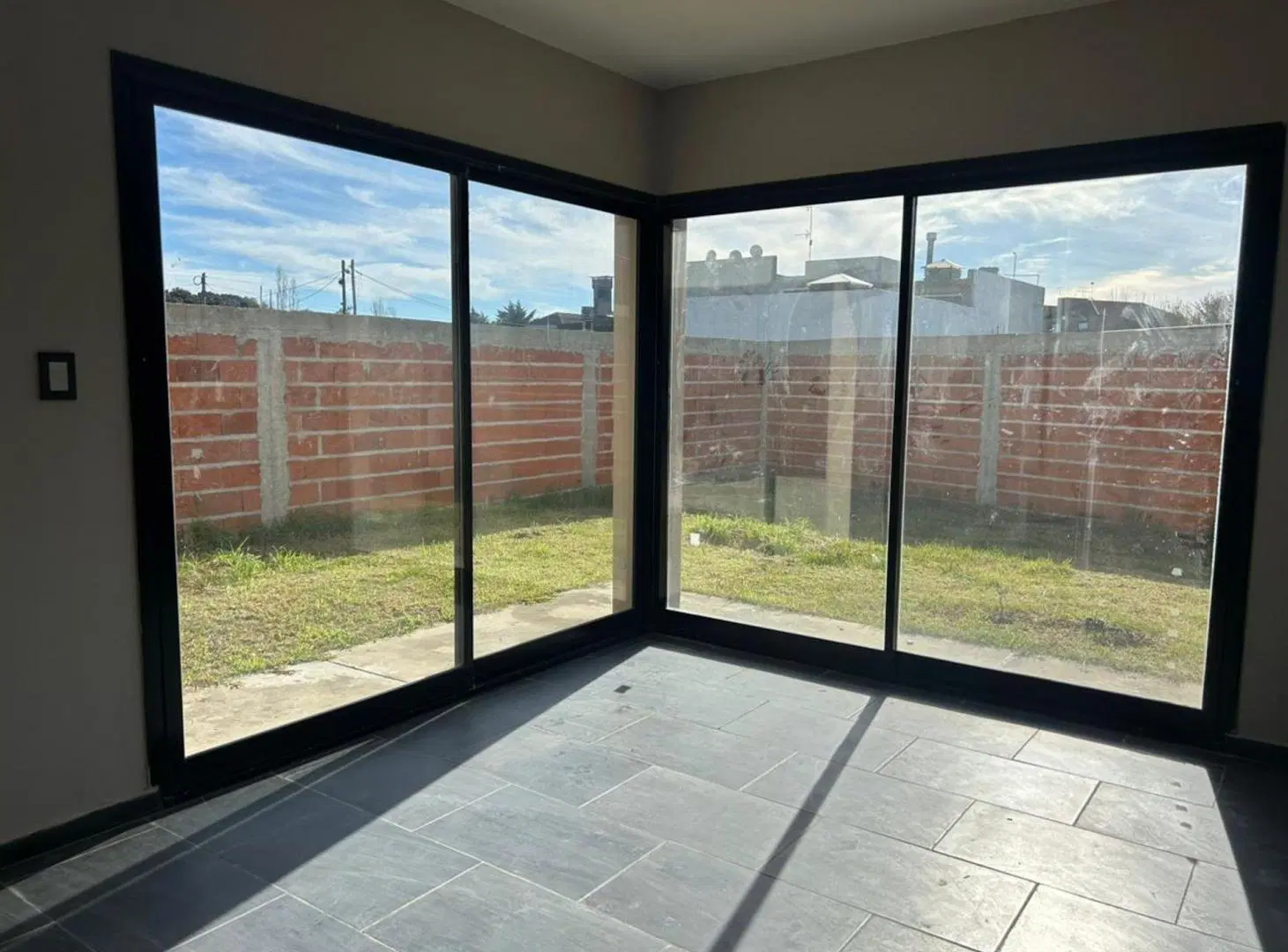 CASA 2 DORMITORIOS EN VENTA GONNET A TERMINAR 2