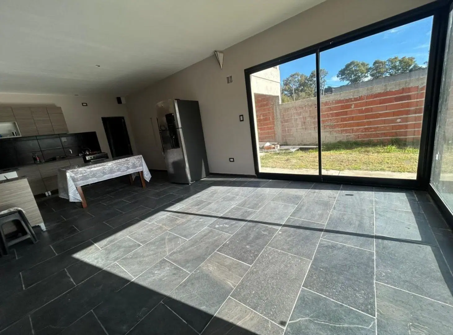 CASA 2 DORMITORIOS EN VENTA GONNET A TERMINAR 4