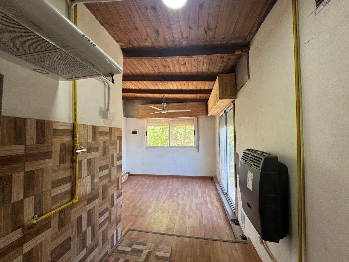CASA 4 DORMITORIOS EN VENTA CITY BELL CON PILETA 8