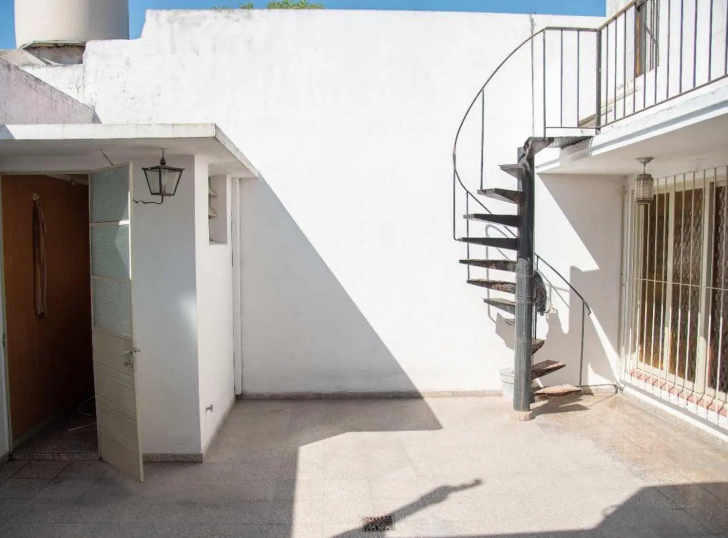 CASA 3 DORMITORIOS VENTA LA PLATA APTA BANCO 4