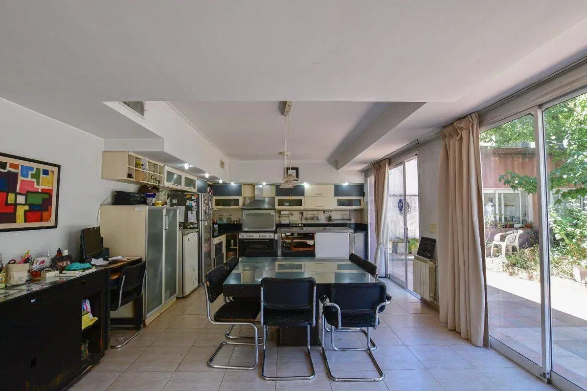 CASA 5 DORMITORIOS EN VENTA LA PLATA CON PILETA 3