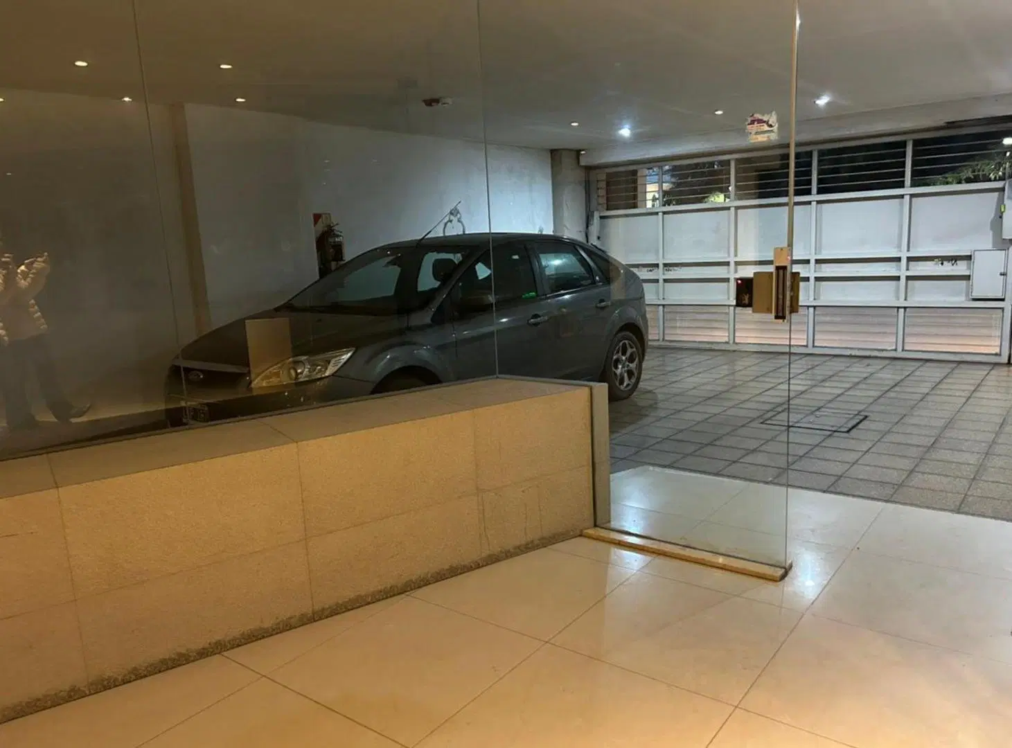 MONOAMBIENTE EN VENTA LA PLATA AL FRENTE BALCON 4