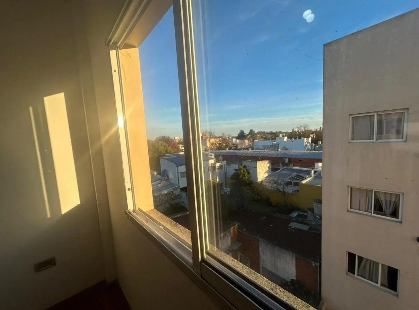 DEPARTAMENTO 1 DORMITORIO EN VENTA LA PLATA BALCON 4
