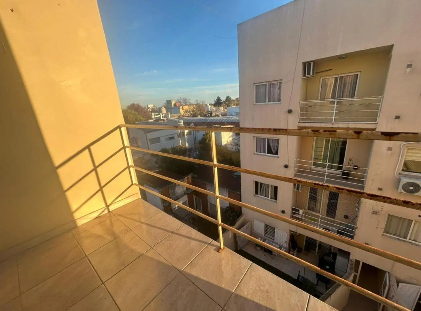 DEPARTAMENTO 1 DORMITORIO EN VENTA LA PLATA BALCON 2