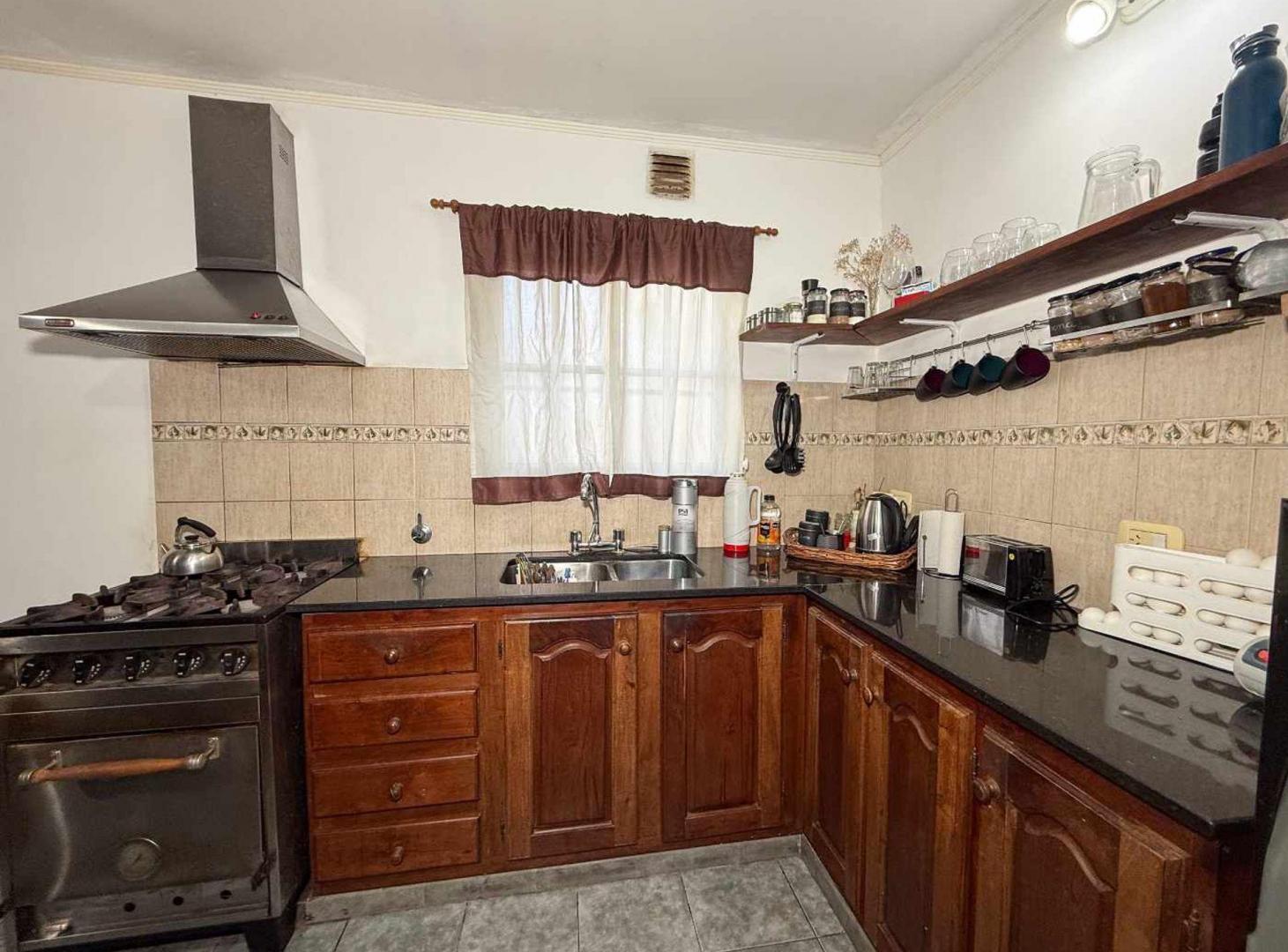 Foto de Casa de 2 dormitorios en venta Berisso con Local, imagen 5