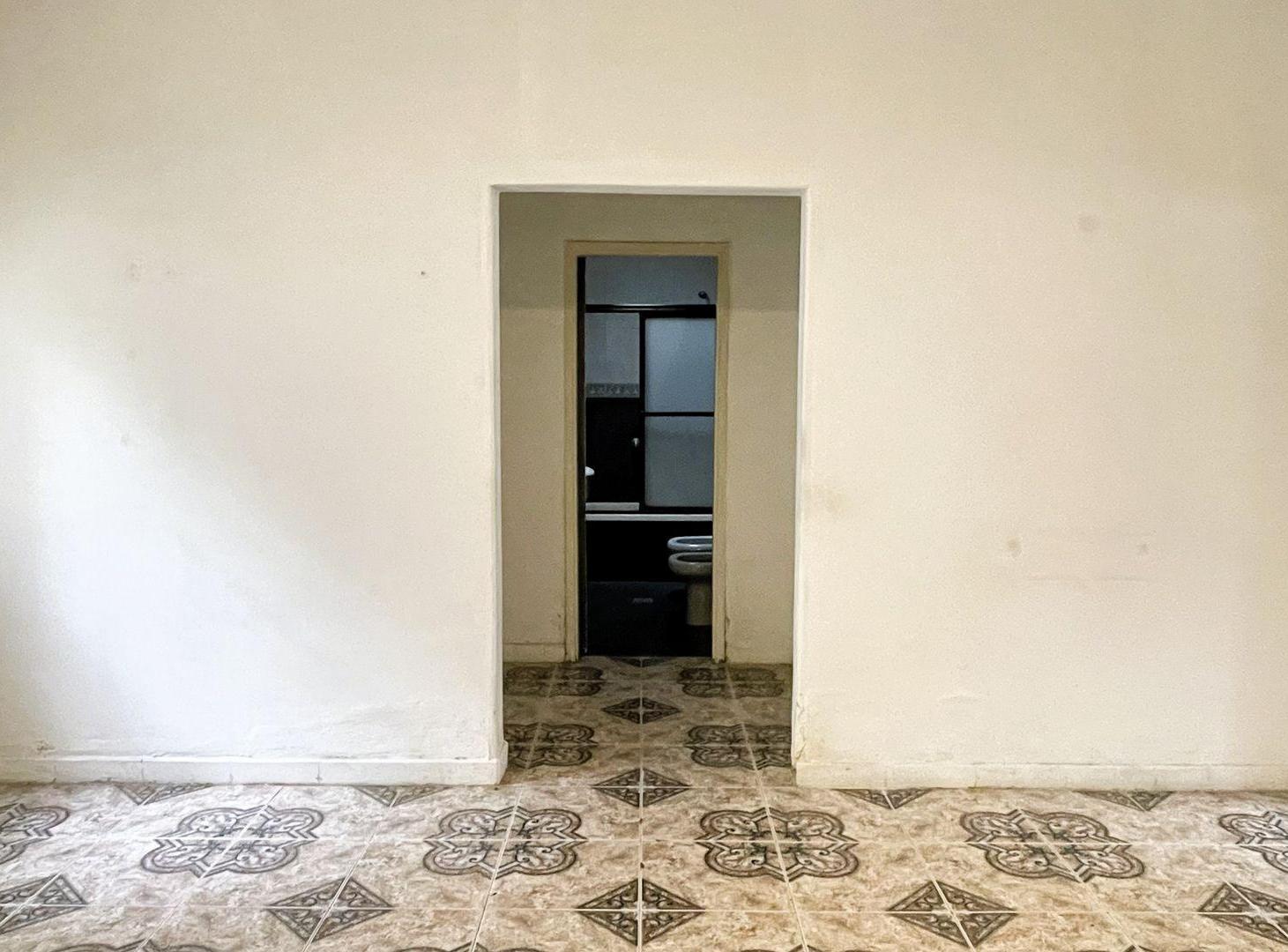 Foto de PH 2 Dormitorios en Venta en La Plata, imagen 5