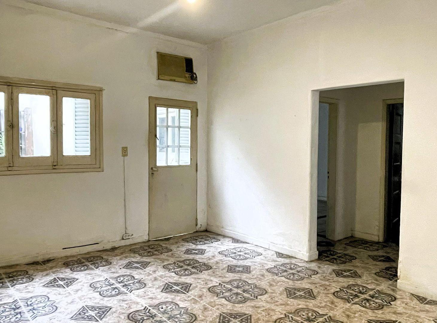 Foto de PH 2 Dormitorios en Venta en La Plata, imagen 1