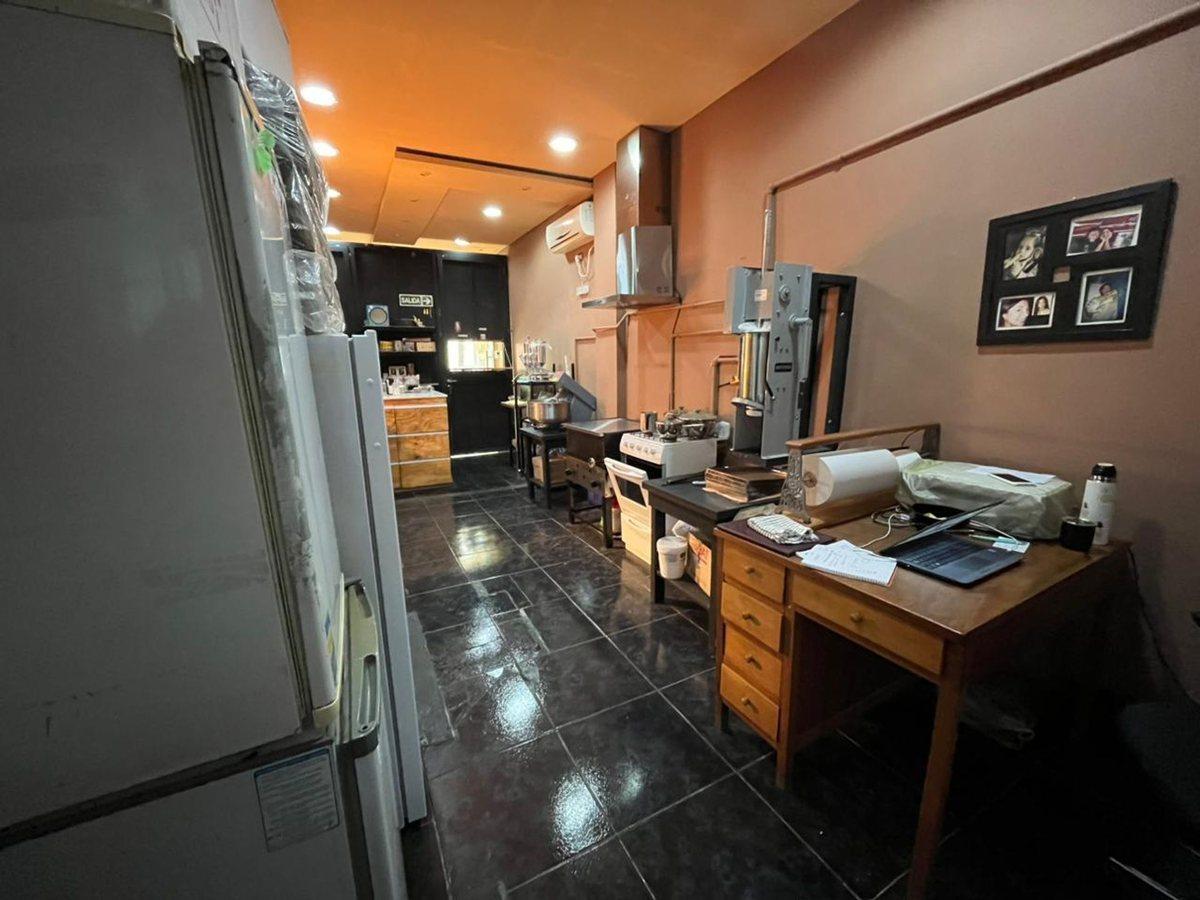 Foto de LOCAL EN VENTA LA PLATA- AL FRENTE CENTRO, imagen 5