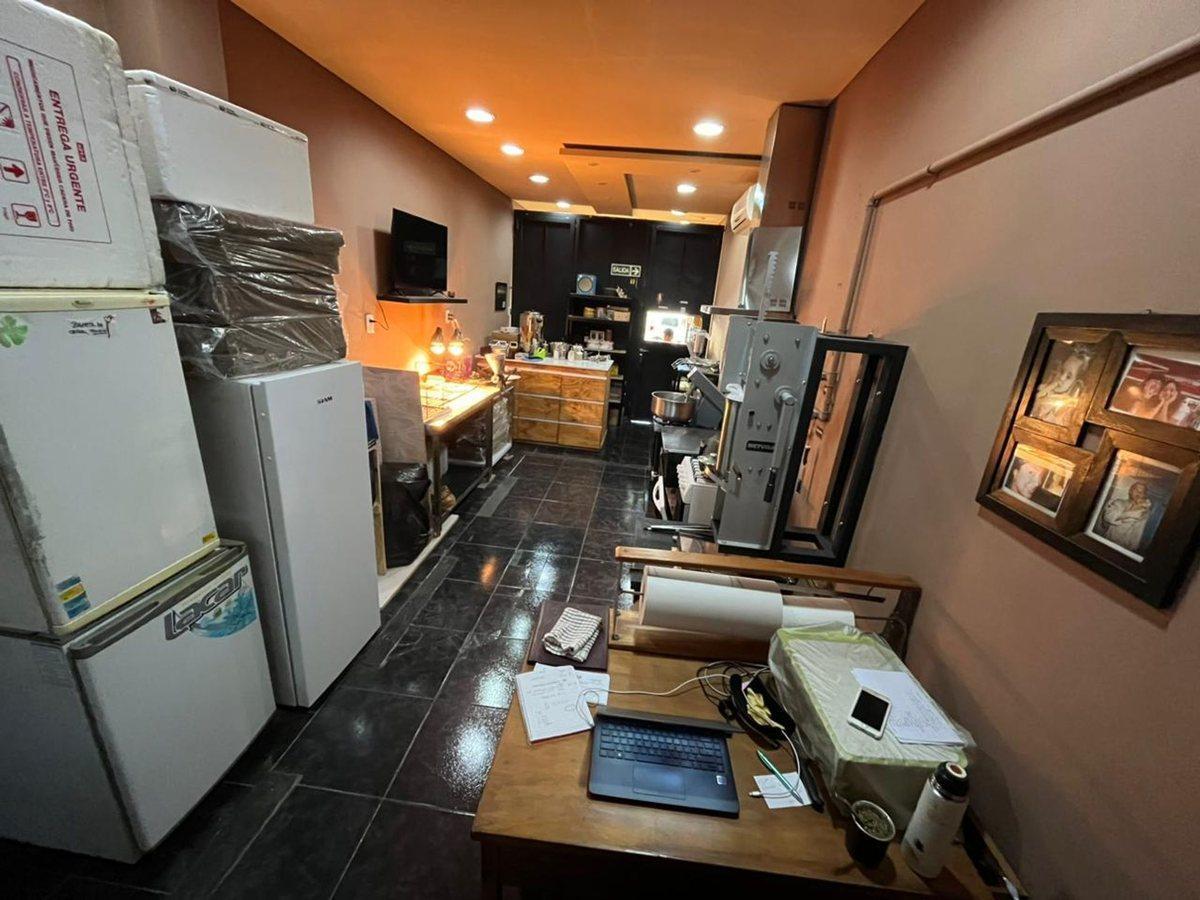 Foto de LOCAL EN VENTA LA PLATA- AL FRENTE CENTRO, imagen 3