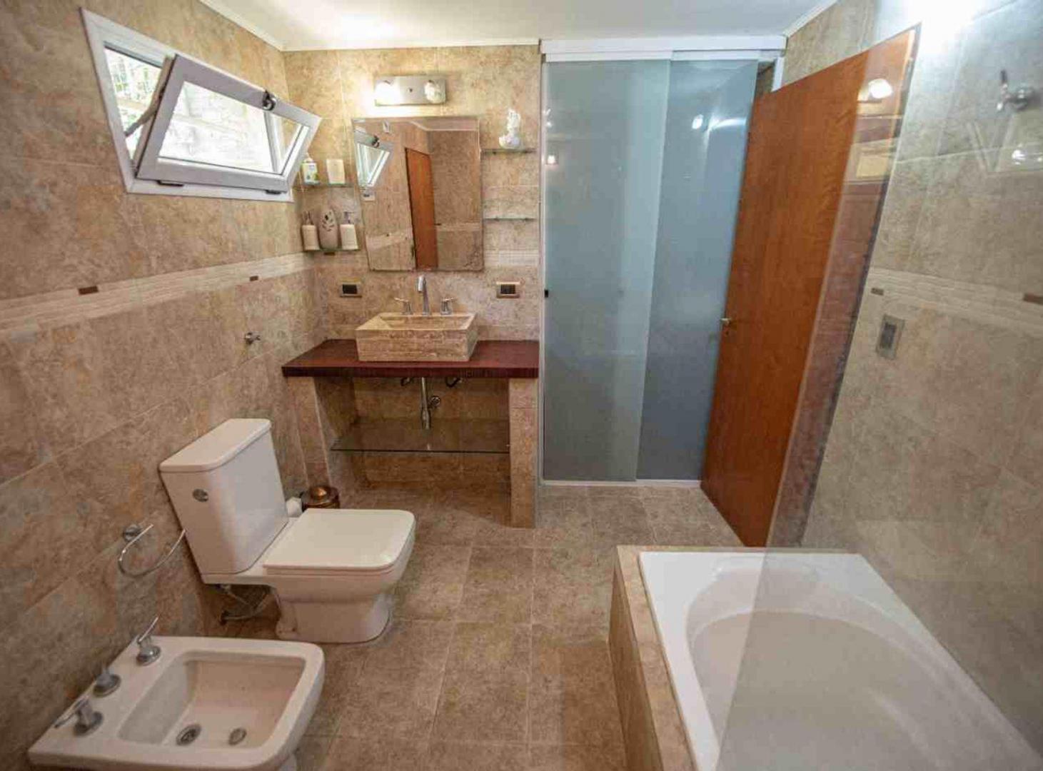 Foto de CASA DE UN DORMITORIO VENTA VILLA ELISA CON PARQUE, imagen 2