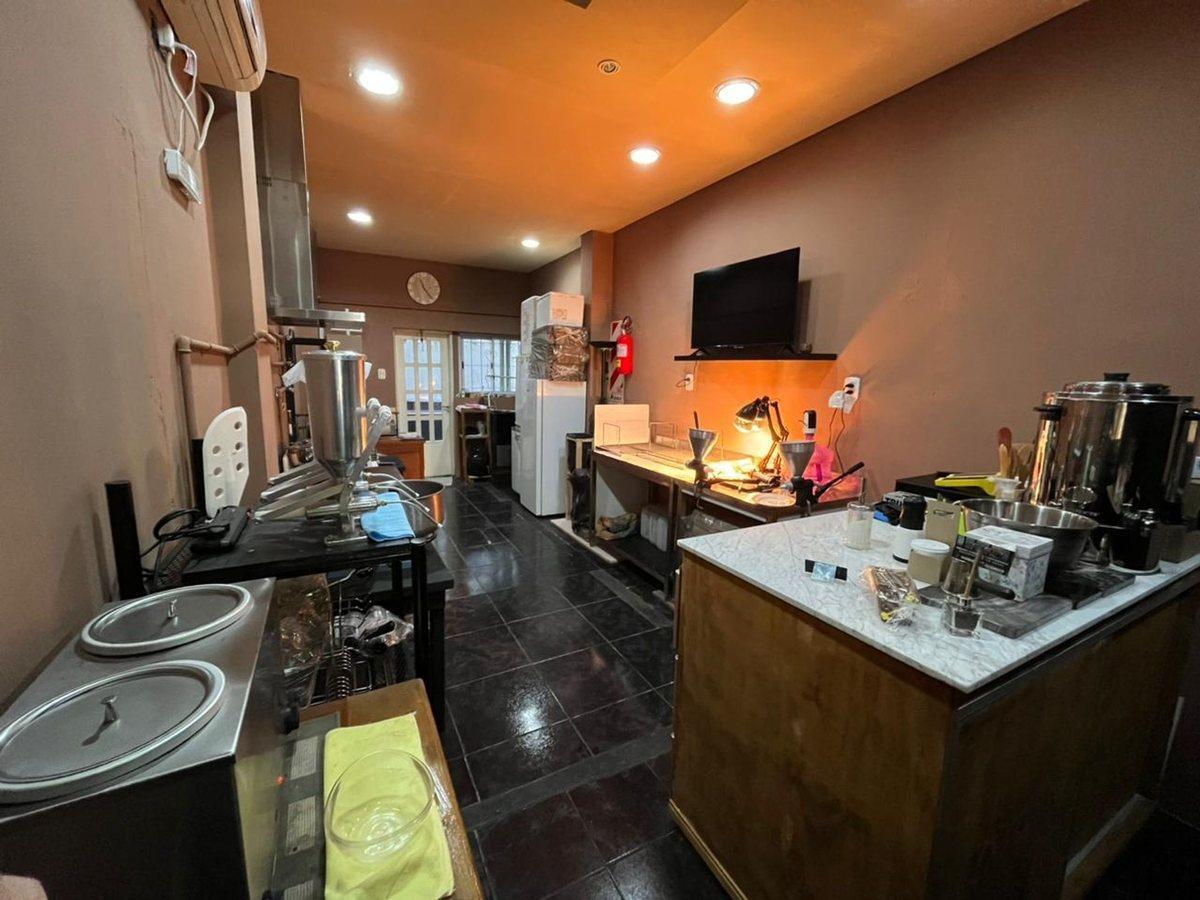 Foto de LOCAL EN VENTA LA PLATA- AL FRENTE CENTRO, imagen 5