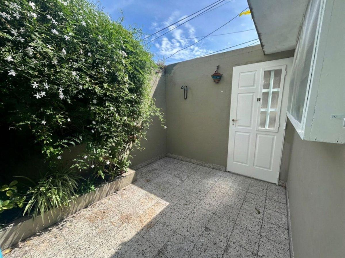 Foto de PH 3 DORMITORIOS EN VENTA LA PLATA DOS PATIOS, imagen 2