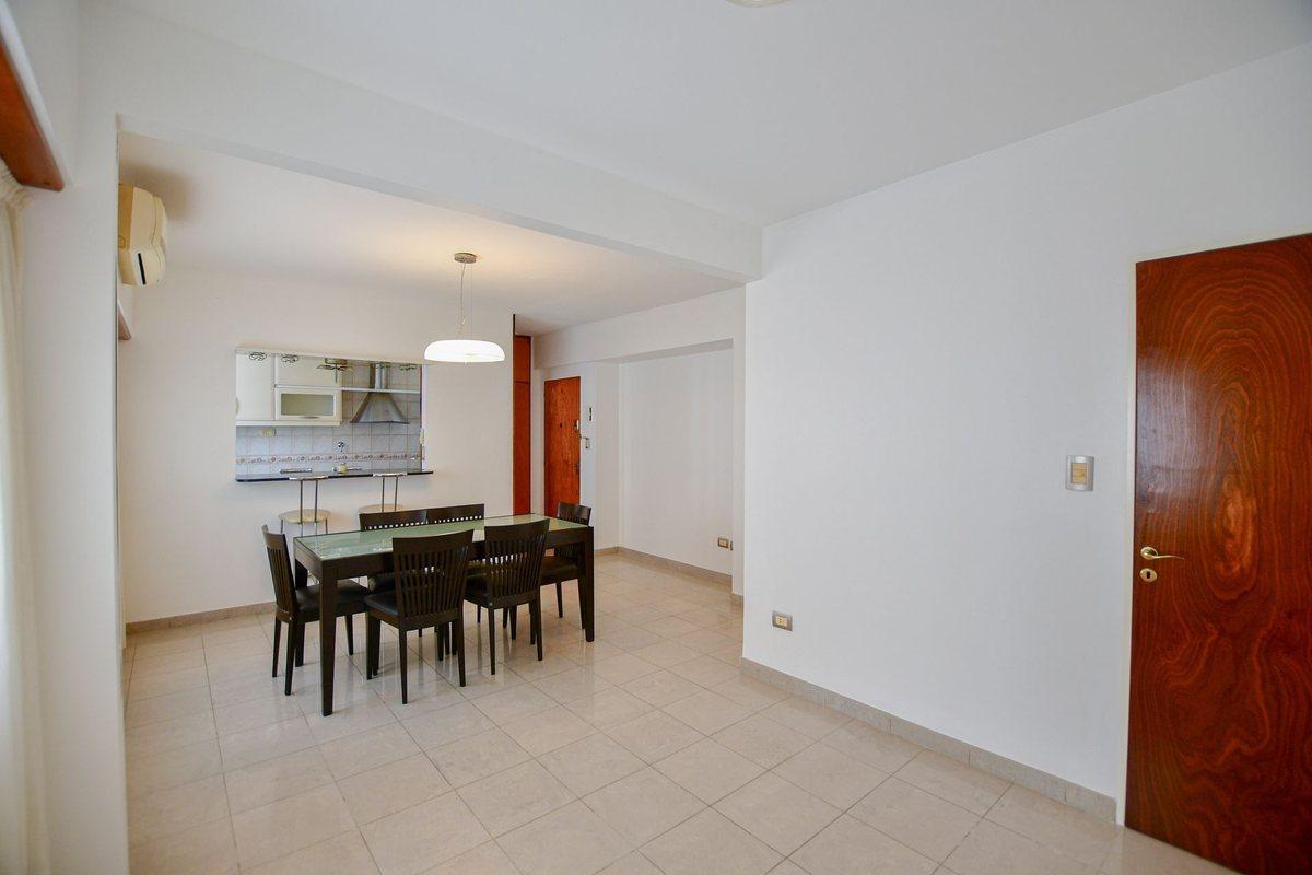 Foto de Departamento 1 o 2 dormitorios en venta La Plata, imagen 2