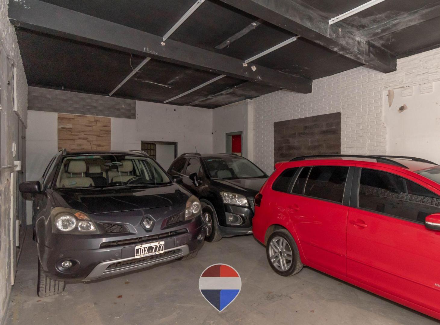 Foto de Local / Casa a Reciclar en Venta en La Plata, imagen 2