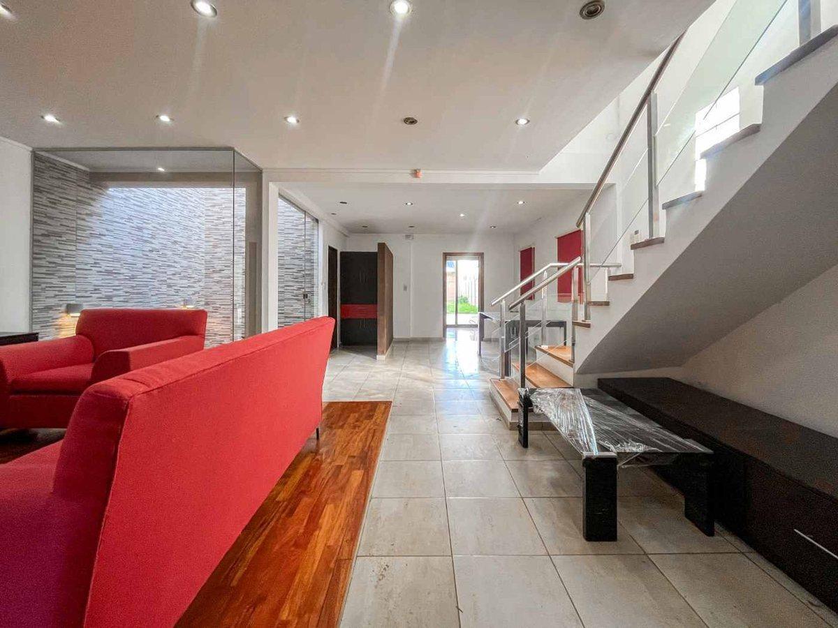 Foto de CASA 3 DOMITORIOS EN VENTA BERISSO PILETA, imagen 2