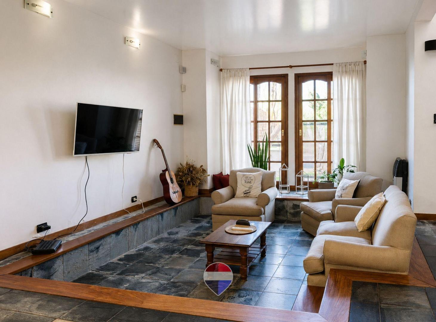 Foto de CASA 4 DORMITORIOS EN VENTA M.B GONNET -LA PLATA ., imagen 1