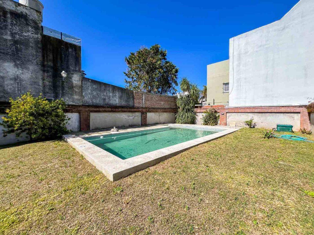 Foto de CASA 3 DORMITORIOS EN VENTA LA PLATA CON PILETA, imagen 5