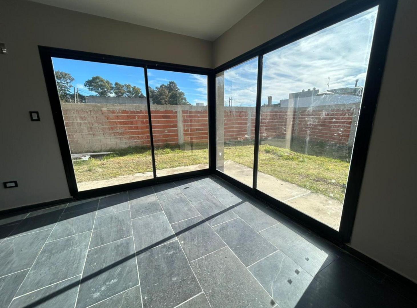 Foto de CASA 2 DORMITORIOS EN VENTA GONNET A TERMINAR, imagen 3