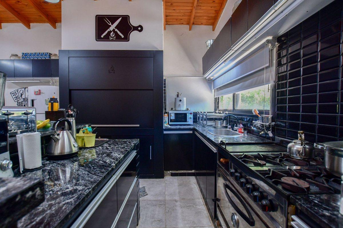 Foto de Casa de categoría en venta, La Plata, Los Naranjos, imagen 5