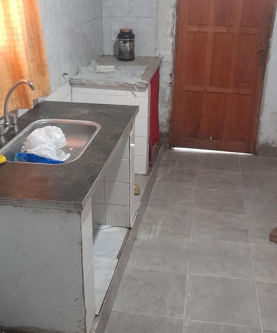 Foto de Casa 2 Dormitorio en Venta en Berisso a Reciclar, imagen 5
