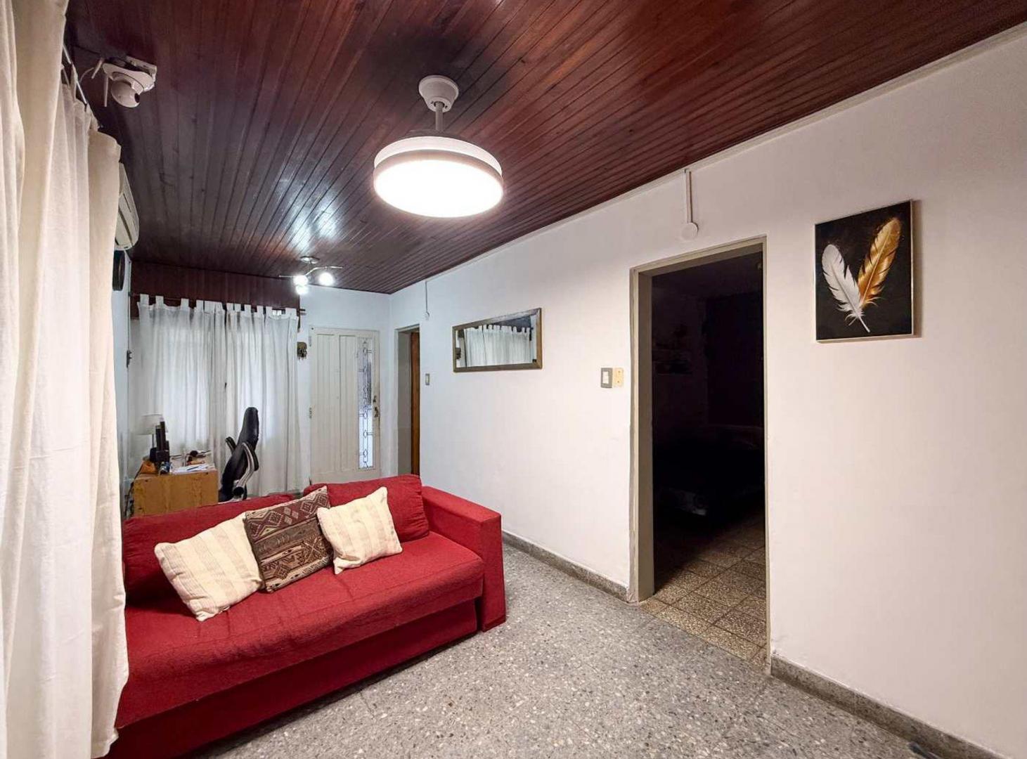 Foto de Casa de 2 dormitorios en venta Berisso con Local, imagen 3