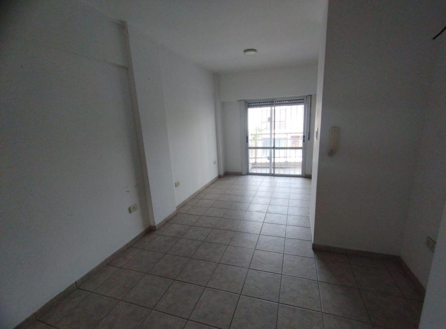 Foto de DEPARTAMENTO 1 DORMITORIO EN VENTA LA PLATA BALCON, imagen 3