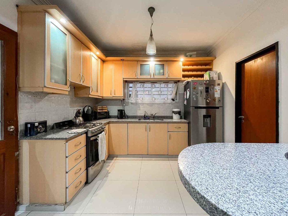 Foto de CASA 3 DORMITORIOS EN VENTA LA PLATA 45 Y 23, imagen 5