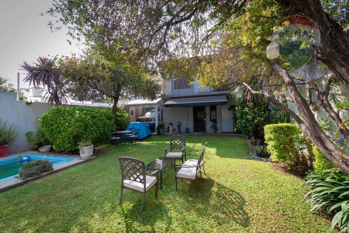 Foto de CASA 3 DORMITORIOS EN VENTA LA PLATA CON PILETA, imagen 3