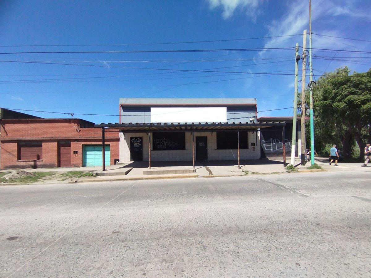 Foto de GALPON EN VENTA VARIOS DESTINOS BERISSO APTO BANCO, imagen 2