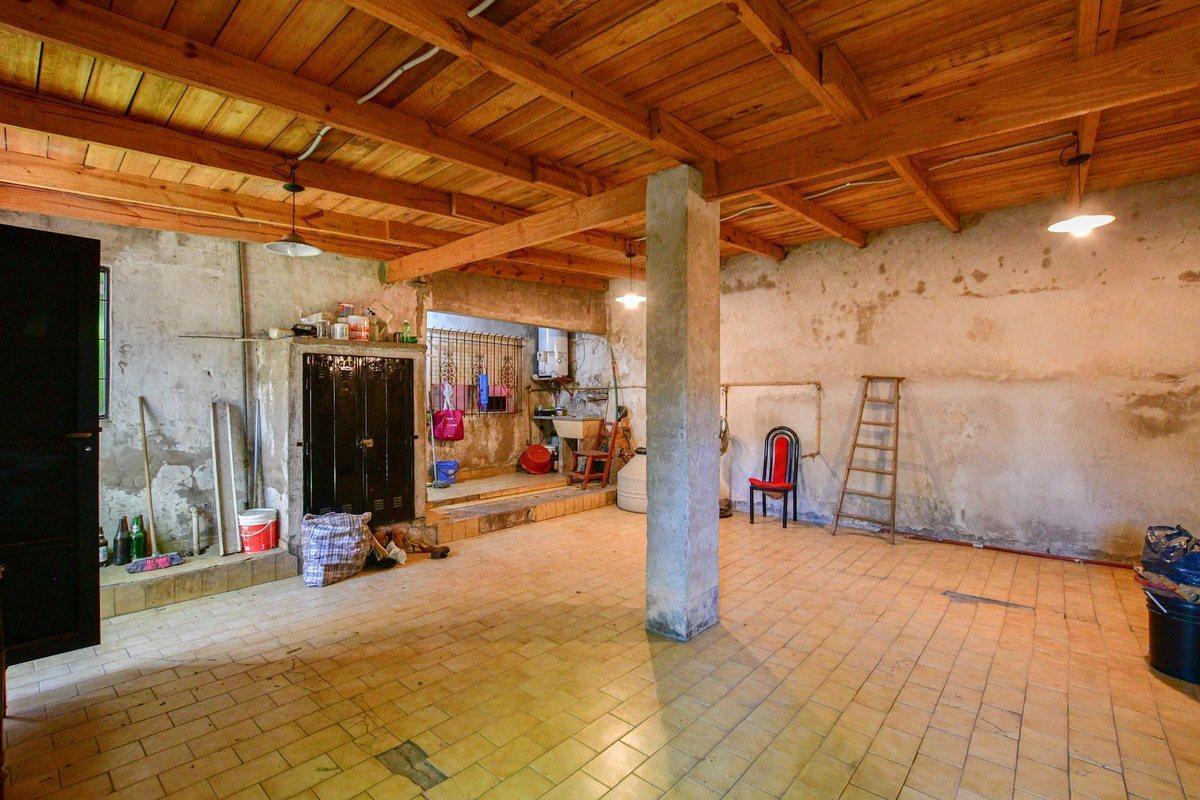 Foto de CASA 3 DORMITORIOS EN VENTA EN LA PLATA CON PARQUE, imagen 4