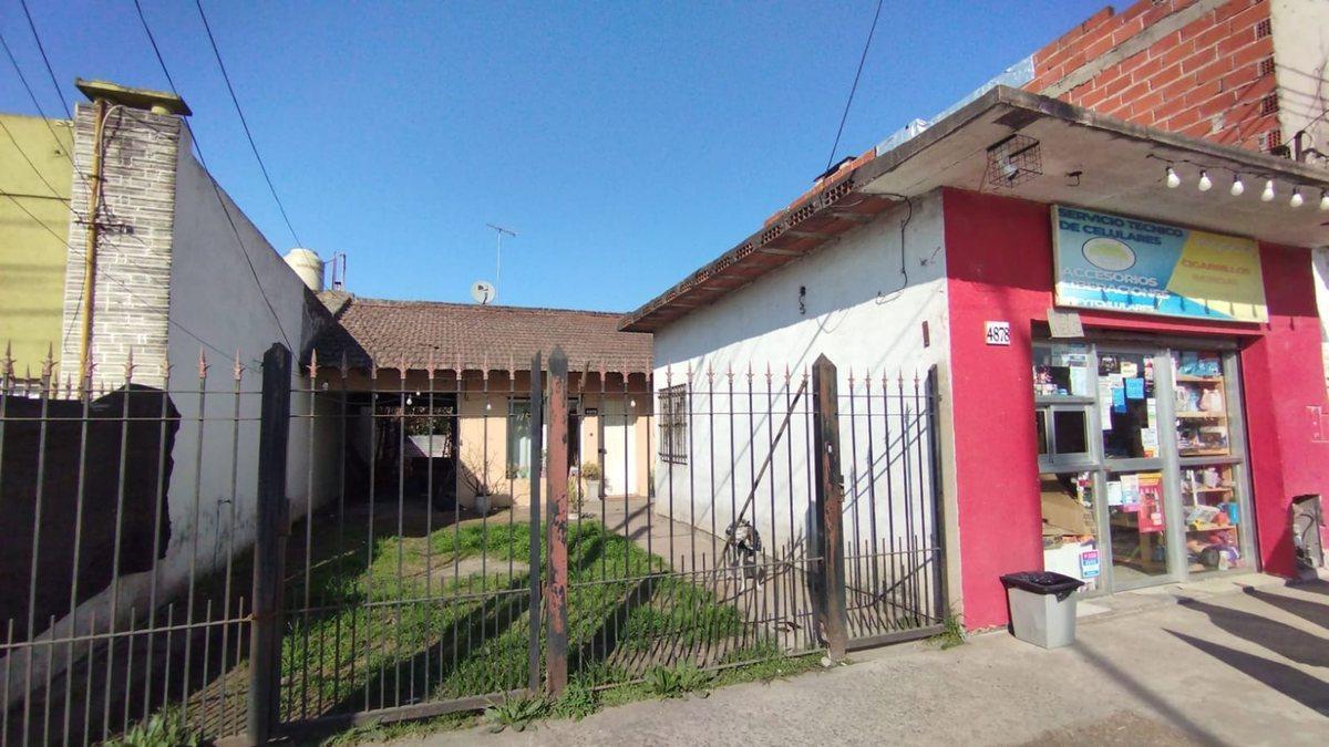Foto de CASA 2 DORMITORIOS EN VENTA LA PLATA A REFACCIONAR, imagen 3
