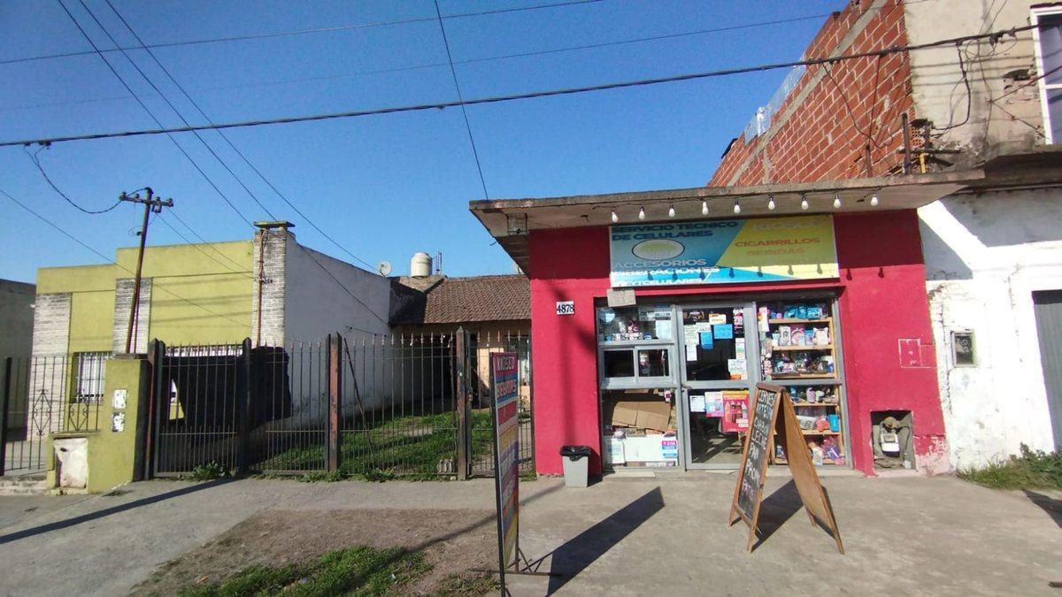 Foto de CASA 2 DORMITORIOS EN VENTA LA PLATA A REFACCIONAR, imagen 1