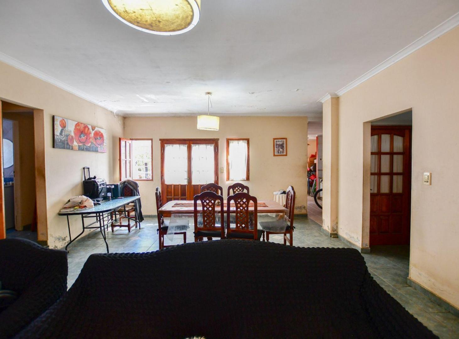 Foto de CASA 3 DORMITORIOS EN VENTA LA PLATA PATIO, imagen 2