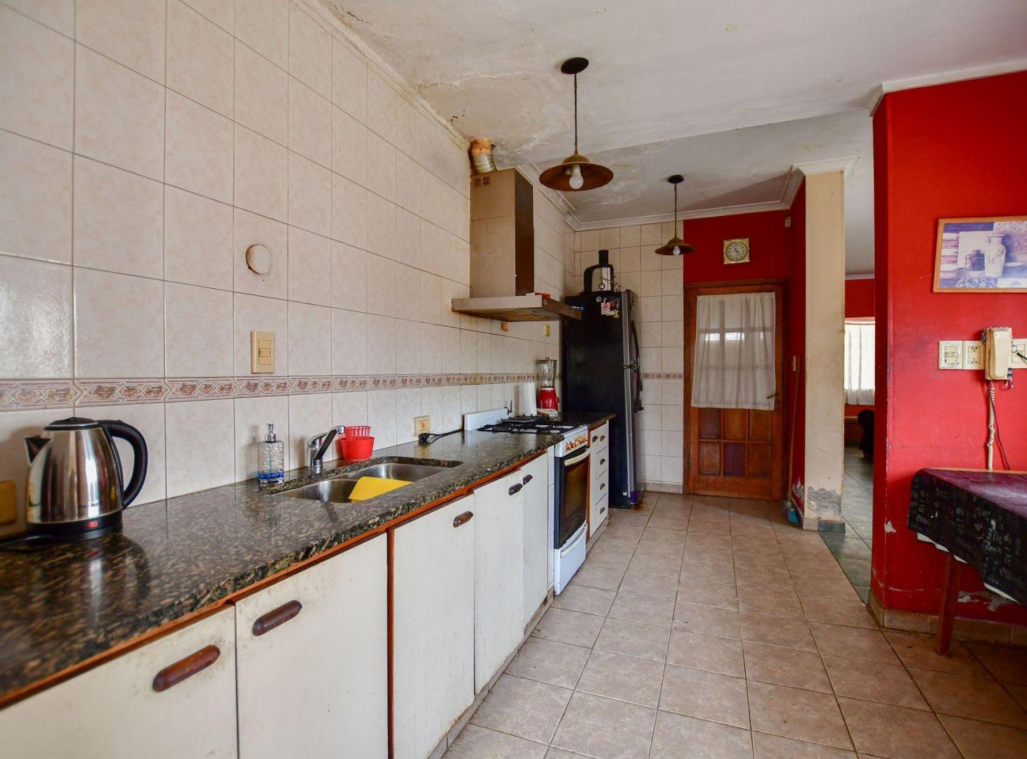 Foto de CASA 3 DORMITORIOS EN VENTA LA PLATA PATIO, imagen 4
