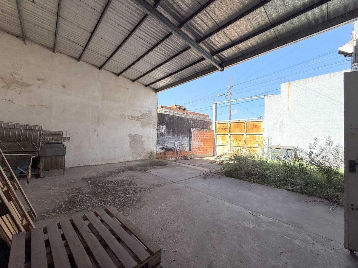 Foto de GALPON EN VENTA BERISSO + OFICINAS INGRESO CAMION, imagen 2