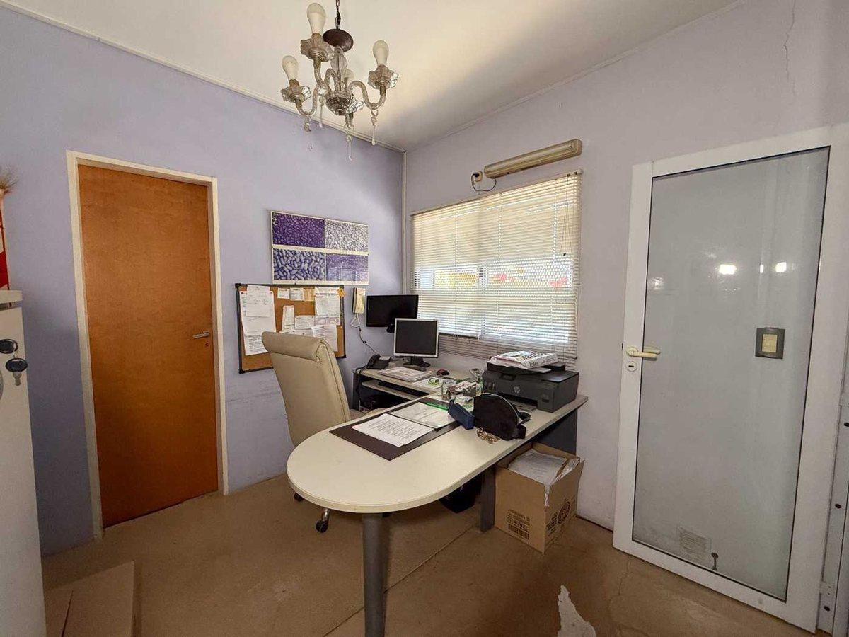 Foto de GALPON EN VENTA BERISSO + OFICINAS INGRESO CAMION, imagen 3
