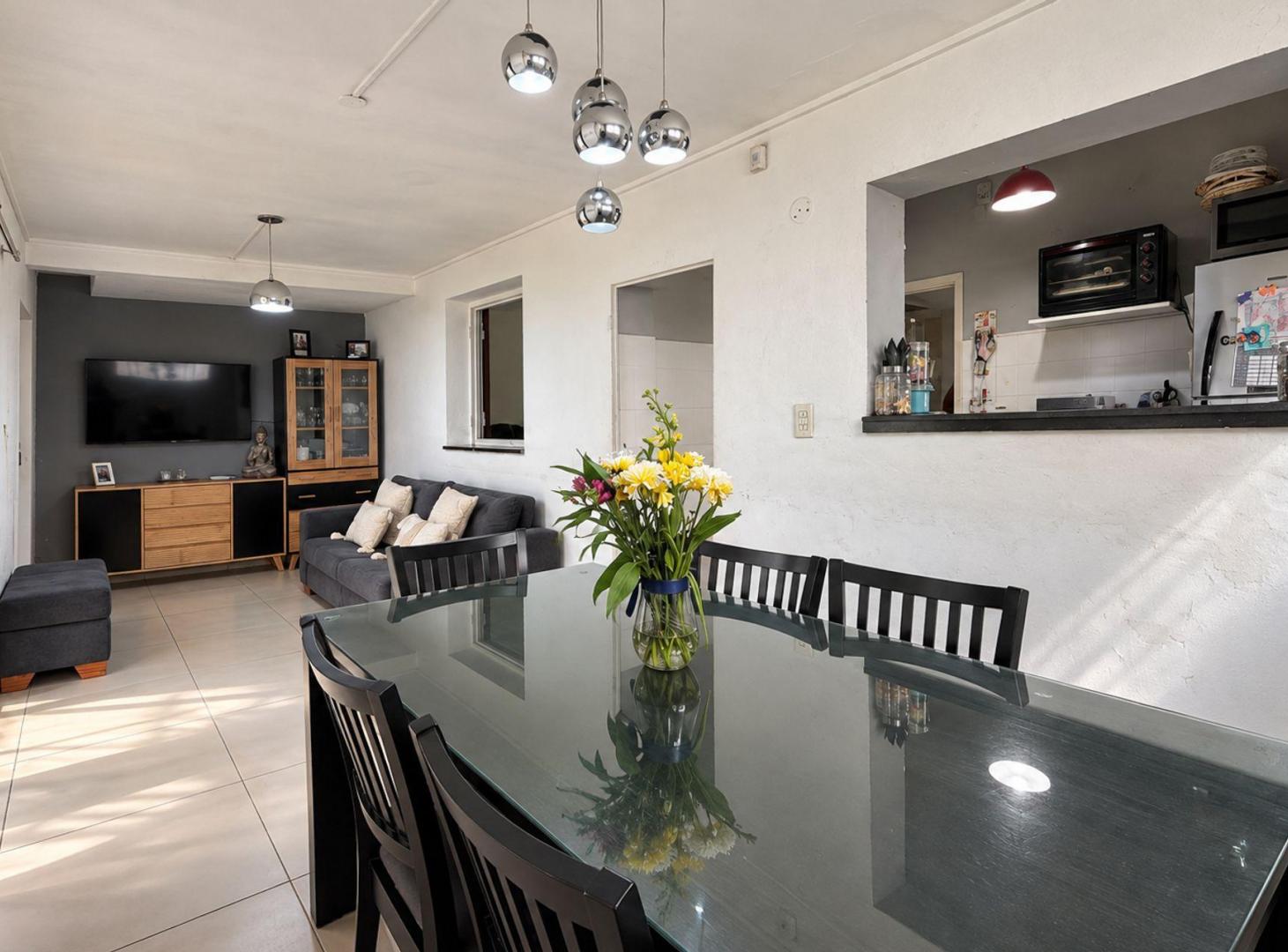 Foto de Casa 3 Dormitorios en Venta La Plata con Parque, imagen 2