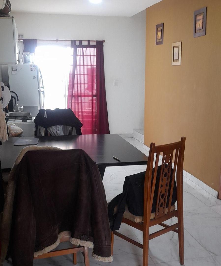 Foto de DUPLEX 2 DORMITORIOS EN VENTA LA PLATA SAN CARLOS, imagen 5