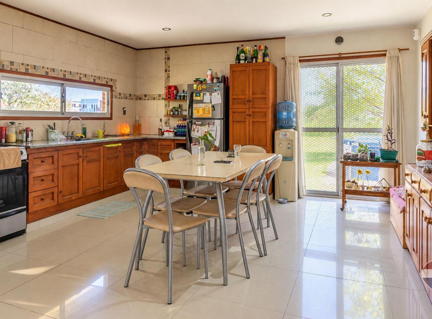 Foto de CASA 3 DORMITORIOS EN VENTA VILLA CASTELLS ., imagen 2