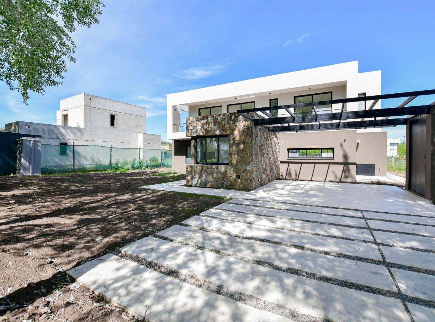 Foto de CASA 3 DORMITORIOS VENTA HARAS DEL SUR III NUEVA, imagen 1