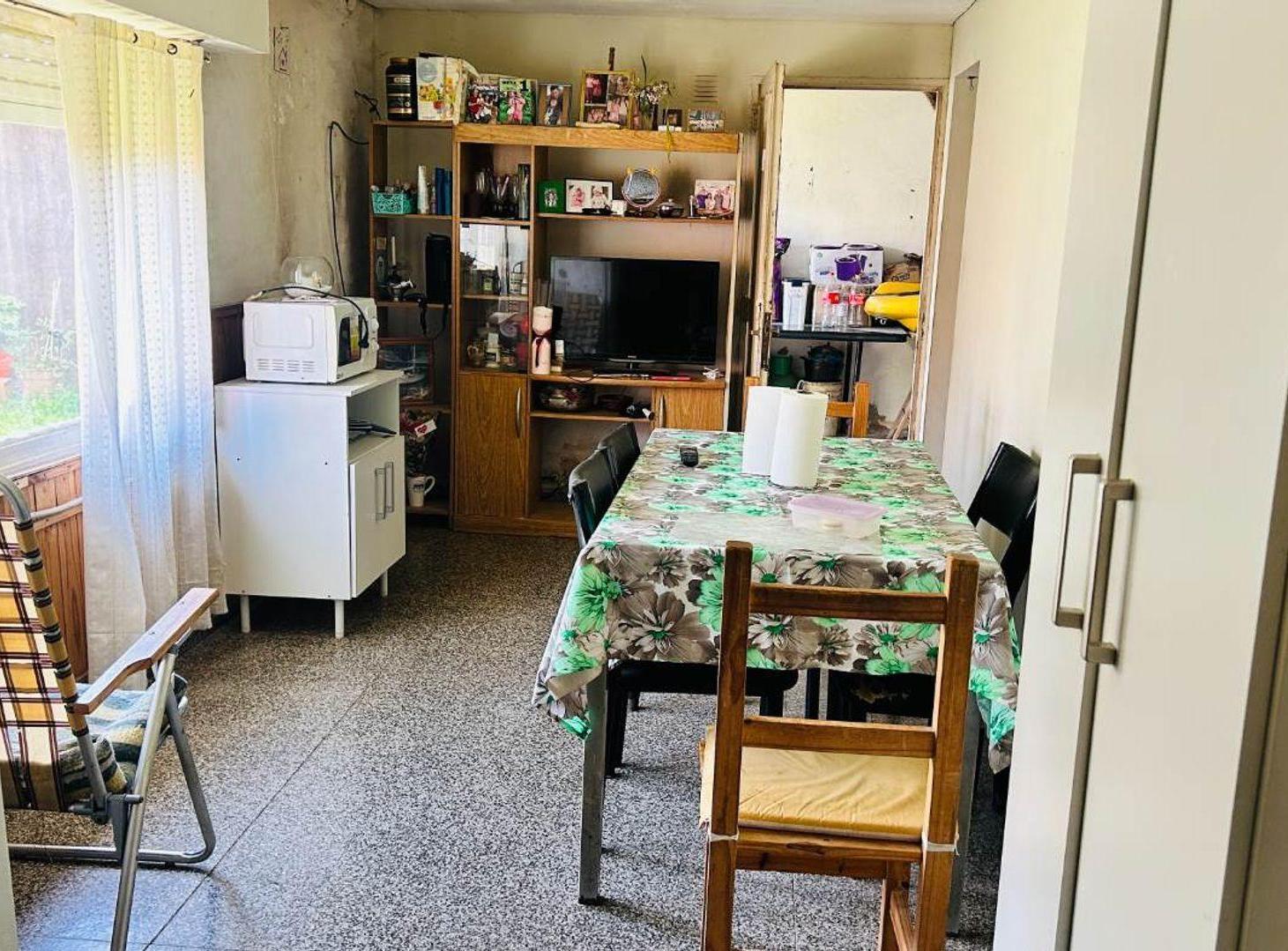 Foto de CASA 2 DORMITORIOS EN VENTA BERISSO CON PARQUE, imagen 5