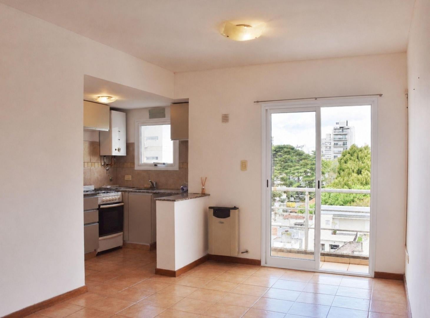 Foto de DEPARTAMENTO ALQUILER 1 DORMITORIO 55 E/ 13 y 14, imagen 2