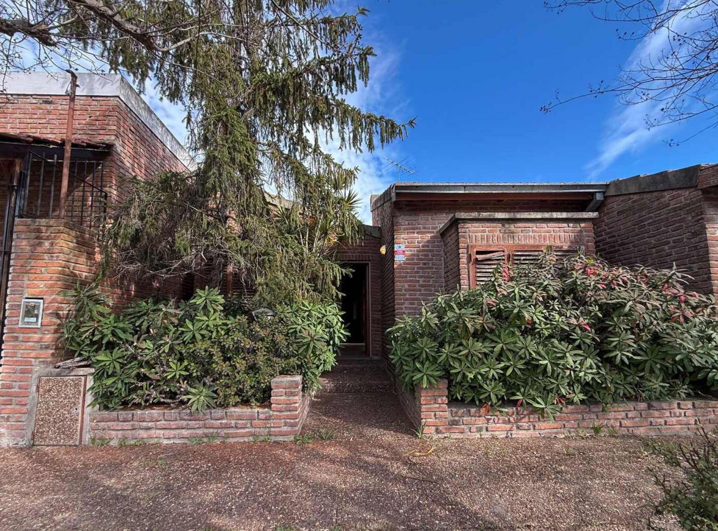 Foto de CASA 2 DORMITORIOS EN VENTA EN LA PLATA, imagen 2