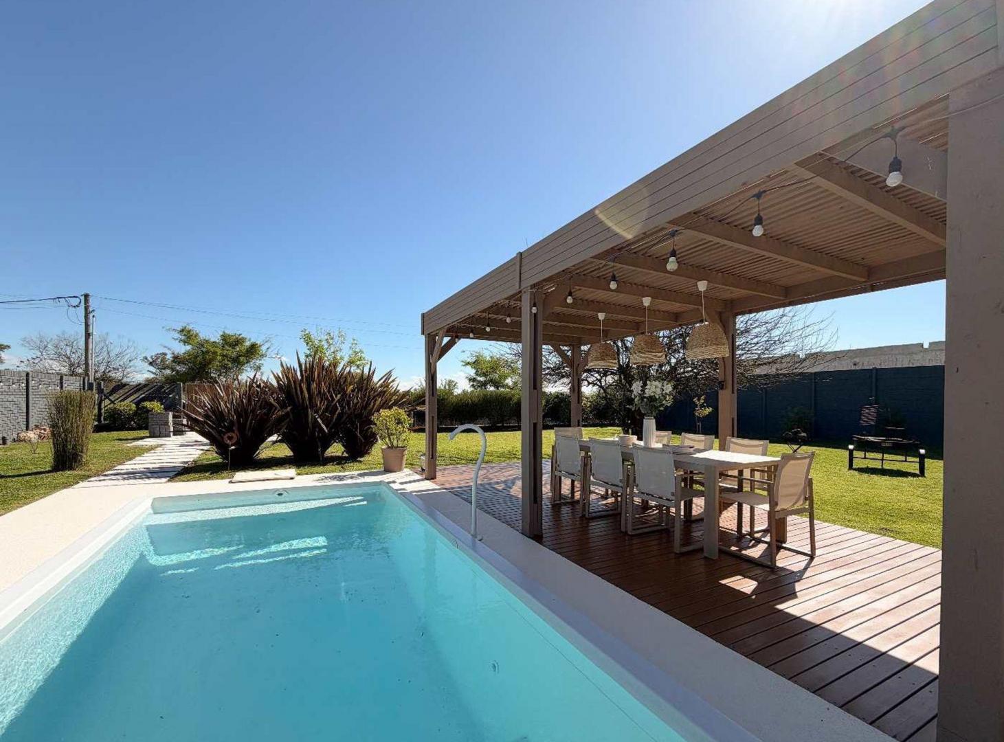 Foto de Casa en Venta en Parque Sicardi La Plata, imagen 2