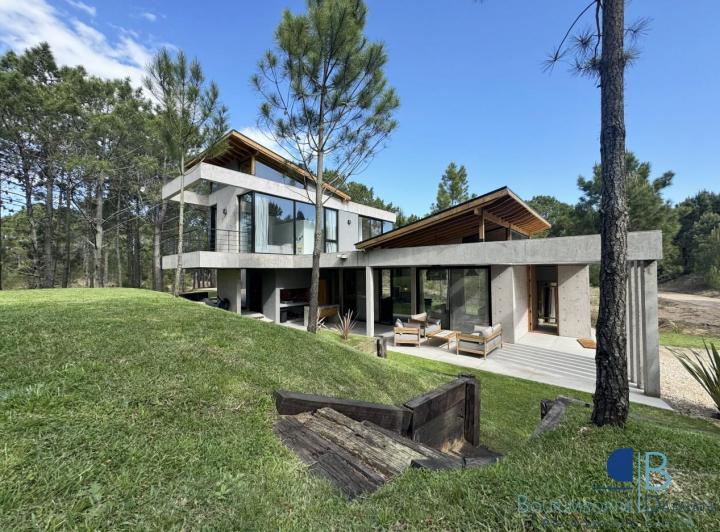 4008 - Villa Robles 100