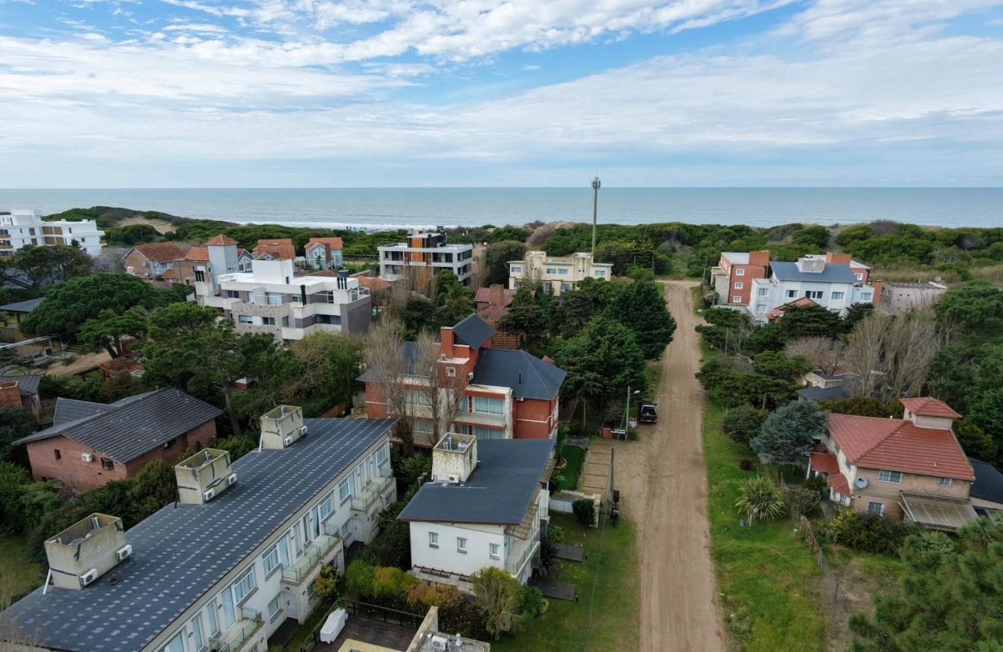 Foto de HERMOSO LOTE MULTIFAMILIAR EN VALERIA DEL MAR, imagen 2