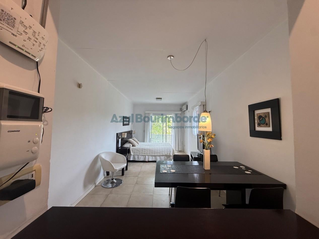 Foto de DEPARTAMENTO EN VENTA EN CARILO A UNA CUADRA DEL MAR, imagen 1