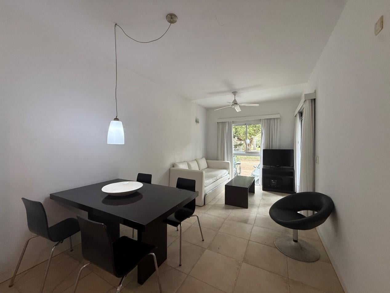 Foto de DEPARTAMENTO DOS AMBIENTES A UNA CUADRA DEL MAR EN CARILO, imagen 1